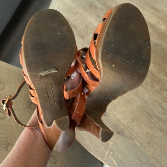 Enzo Angiolini Tan Leather High Heel Sandals with Gold Stud Details - Picture 12 of 15